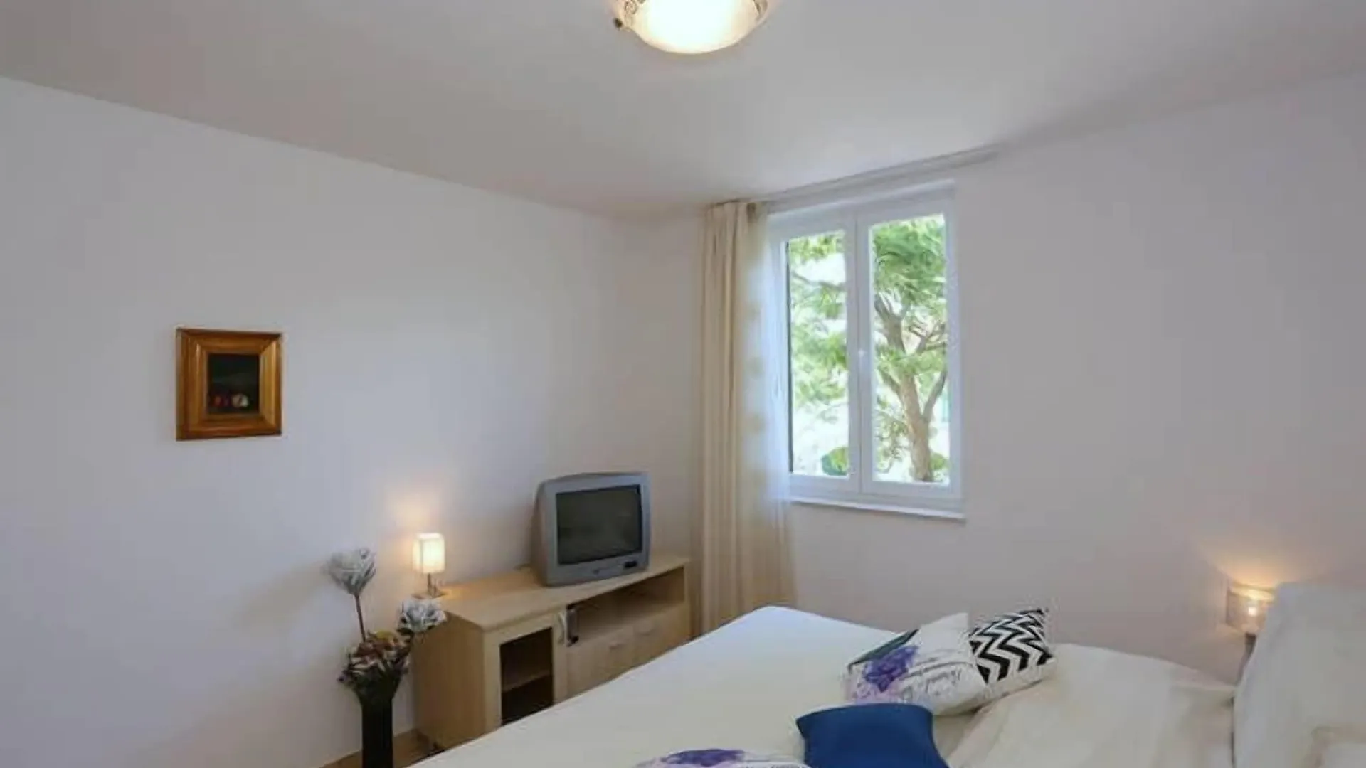Apartments Tamarix Vinjerac