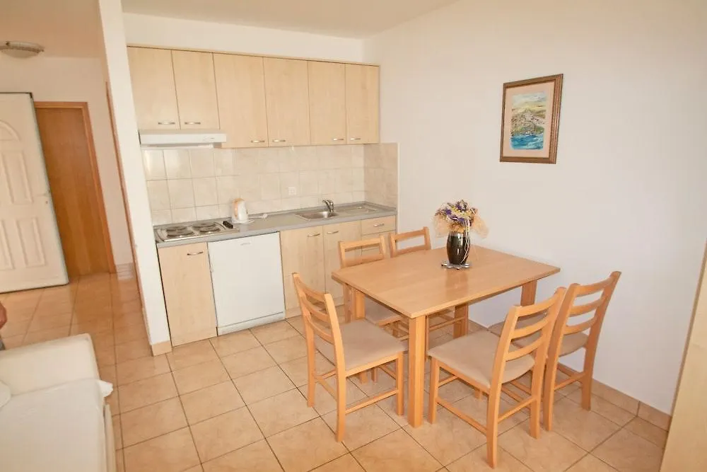 Apartments Tamarix Vinjerac