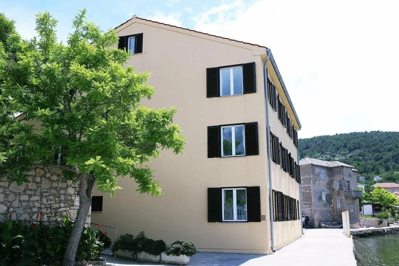 Apartments Tamarix Vinjerac